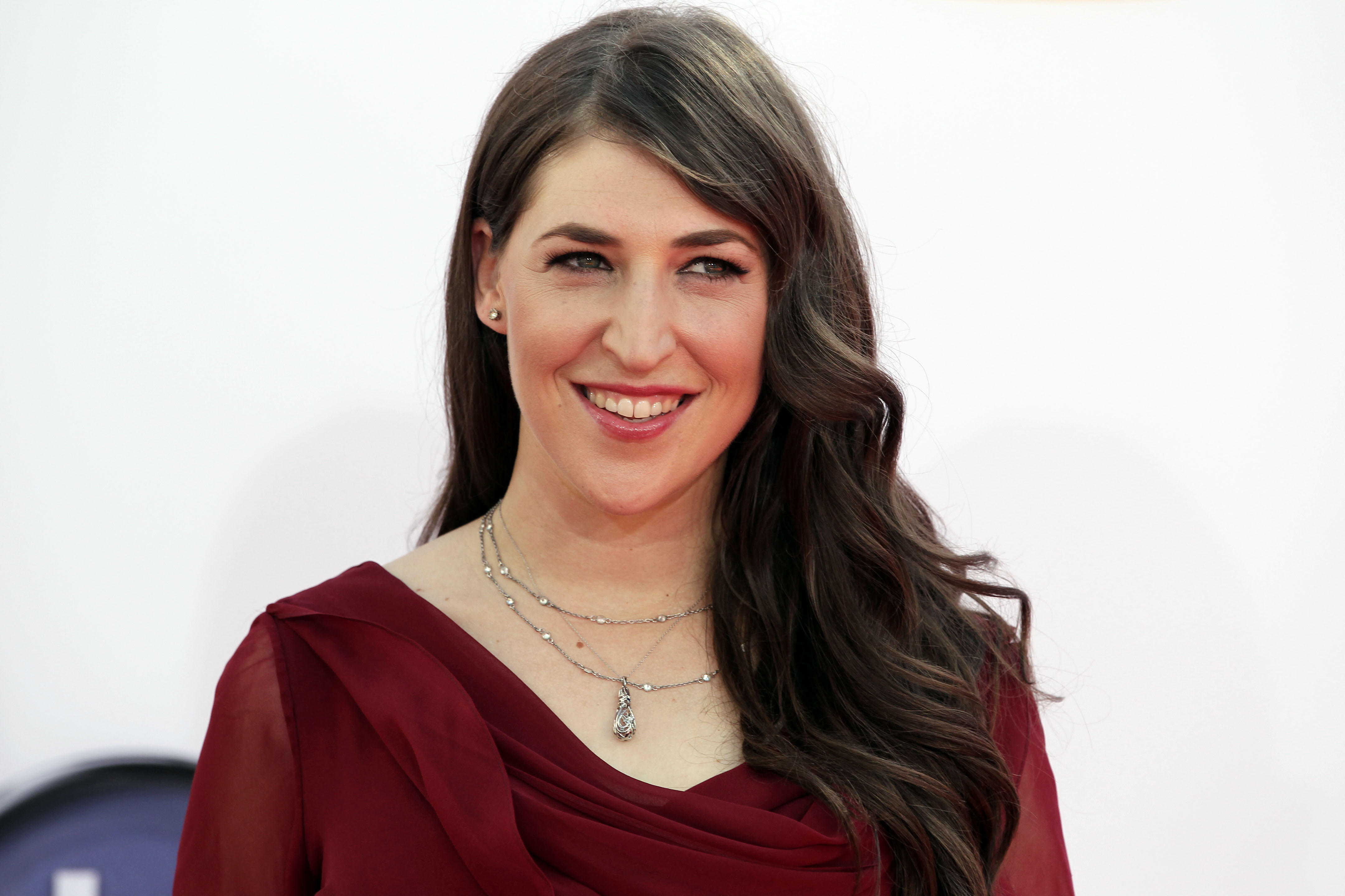 Mayim Bialik on the significance of Magen David, Jewish star necklaces